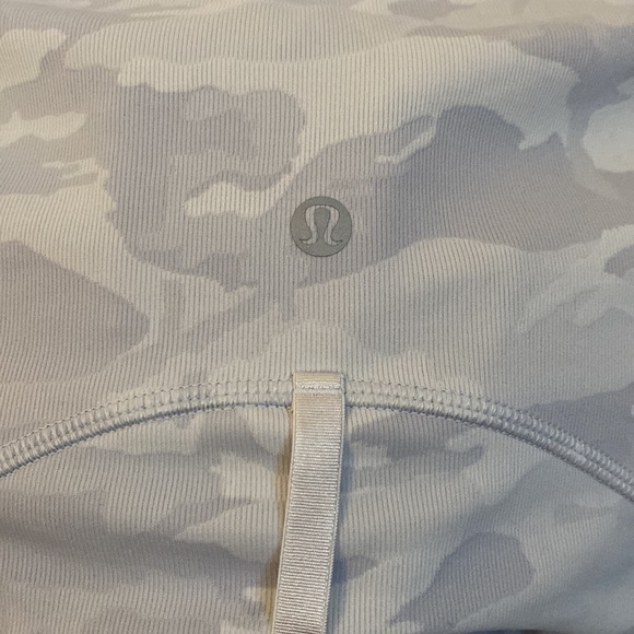 Lululemon Size 4 gray camo define Jacket - Picture 5 of 6